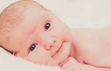 علت پف زیر چشم نوزاد چیست