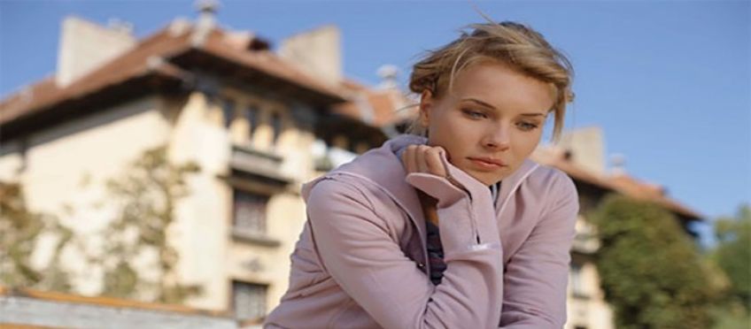 چه عواملی باعث افسردگی در زنان می شود