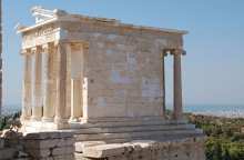معبد آتنا از جاذبه های گردشگری یونان
