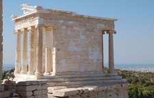 معبد آتنا از جاذبه های گردشگری یونان