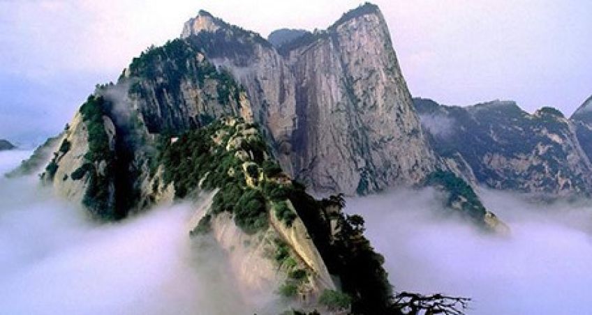 کوه هوآشان از جاذبه های خطرناک کشور چین