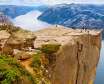 ﻿صخره پریکستولن از جاذبه های طبیعی کشور نروژ