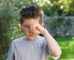 12 علت اصلی خارش گوشه چشم و روش های درمان آن