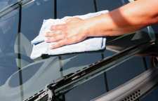 چگونه چربی و لکه شیشه ماشین را پاک کنیم