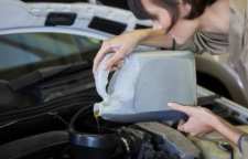 چه زمانی روغن موتور خودرو را باید تعویض کنیم