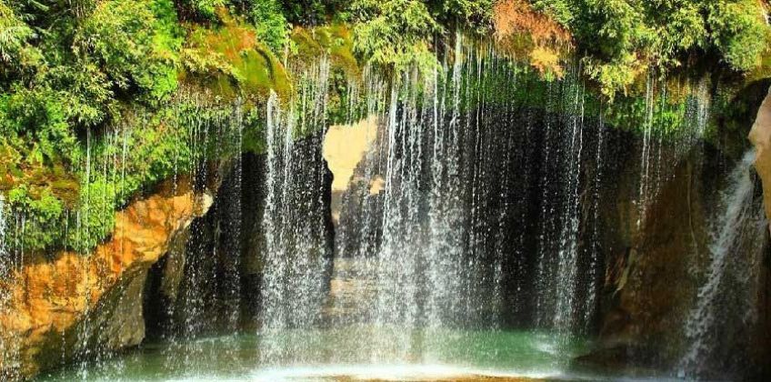 آبشار بی بی سیدان یکی از آبشارهای زیبای رودخانه سمیرم