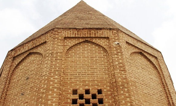 برج قربان اثر تاریخی شهر همدان