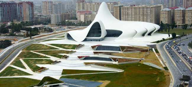 مرکز حیدر علی اف باکو پایتخت جمهوری آذربایجان شاهکار معماری مدرن