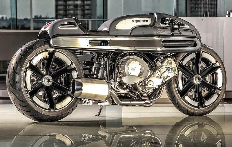 نگاهی به موتور سیکلت بی ام و K1600 با طراحی کروگر