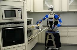 ربات های خانه دار  به خانم ها در کار خانه کمک می کنند