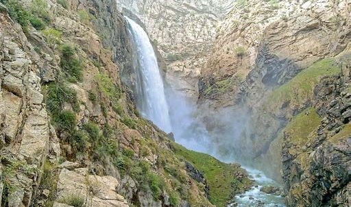 آبشار کرودی کن دره تنگ زندان چهار محال و بختیاری