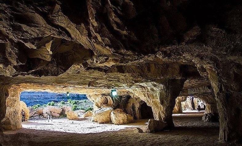 غار سنگ شکن جهرم استان فارس بزرگ‌ ترین غار دست‌ ساز خاورمیانه
