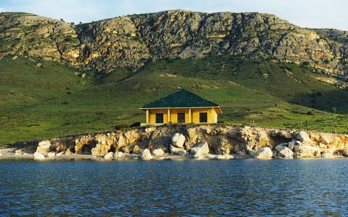 جزیره اشک معروف ترین جزیره دریاچه ارومیه