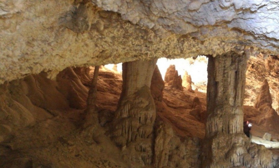 غار اشکفت یزدان شهرستان اردکان یزد