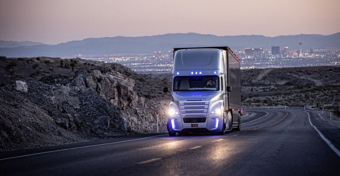 دایملر برای سیستم خودران سطح 2 کامیون های خود سرمایه گذاری می کند