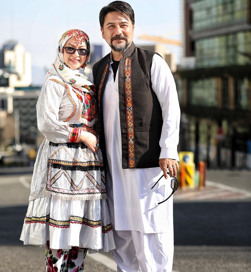 عکس جذاب امیر حسین صدیق و همسرش باران خوش اندام با لباس سنتی
