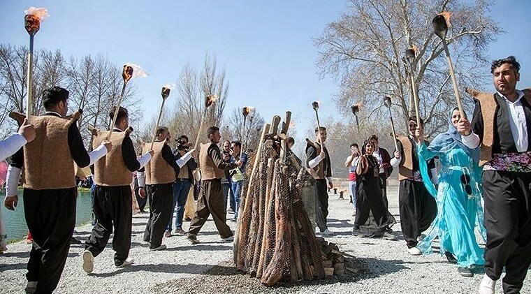 تصاویر جالب و دیدنی از جشن نوروز در طاقبستان کرمانشاه