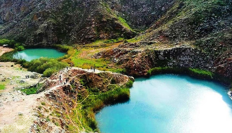 دریاچه دو قلو سیاه گاو شهرستان آبدانان از جاذبه های بکر طبیعی ایلام