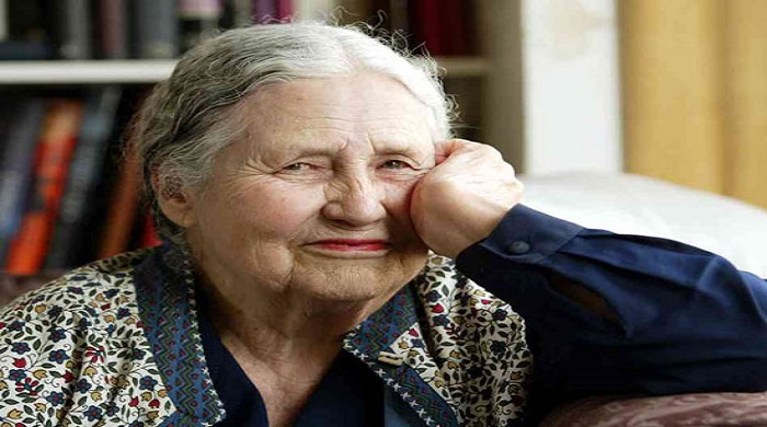 بیوگرافی دوریس لسینگ یازدهمین زن برنده جایزه نوبل و نویسنده ای زاده ی کرمانشاه
