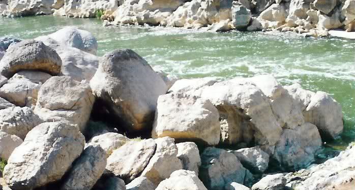 چشمه آبگرم هرسین در استان کرمانشاه از گرمترین آب‌ های دنیا