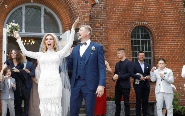 عکسی از مراسم ازدواج پیتر اشمایکل دروازه بان مطرح منچستر