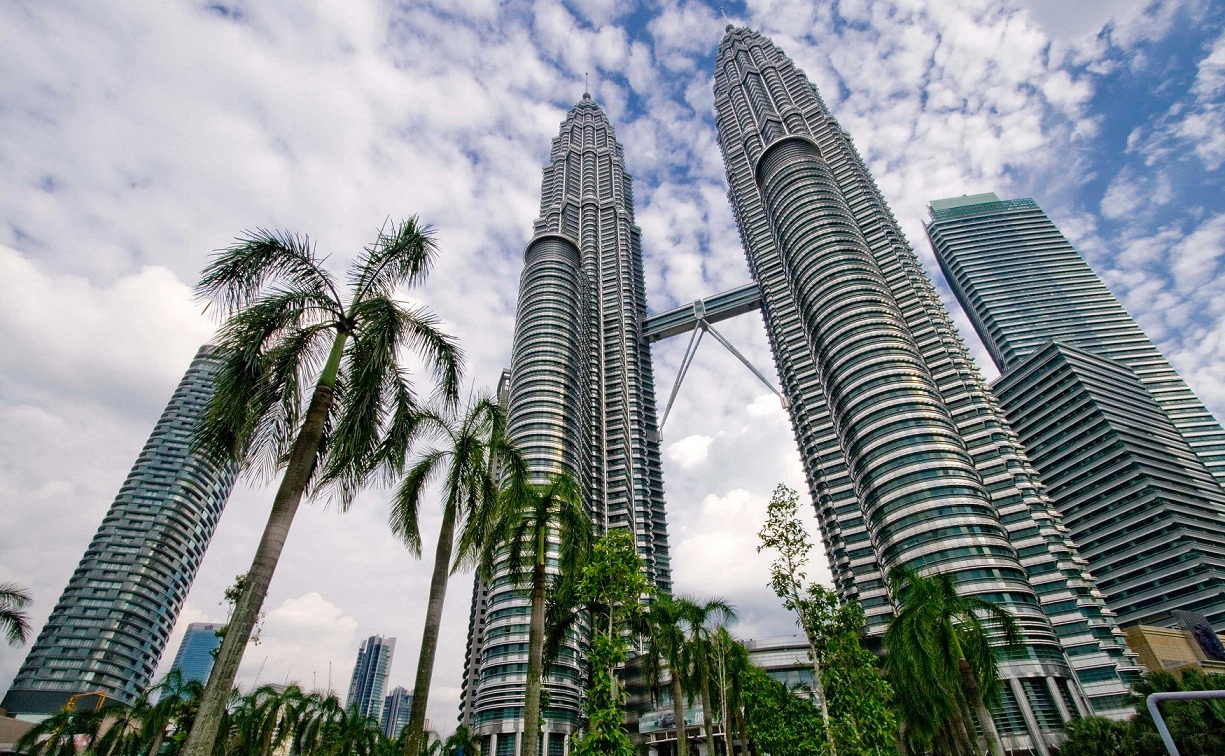 برج های دوقلو پتروناس کوالالامپور مالزی از بلندترین برج‌ های دنیا