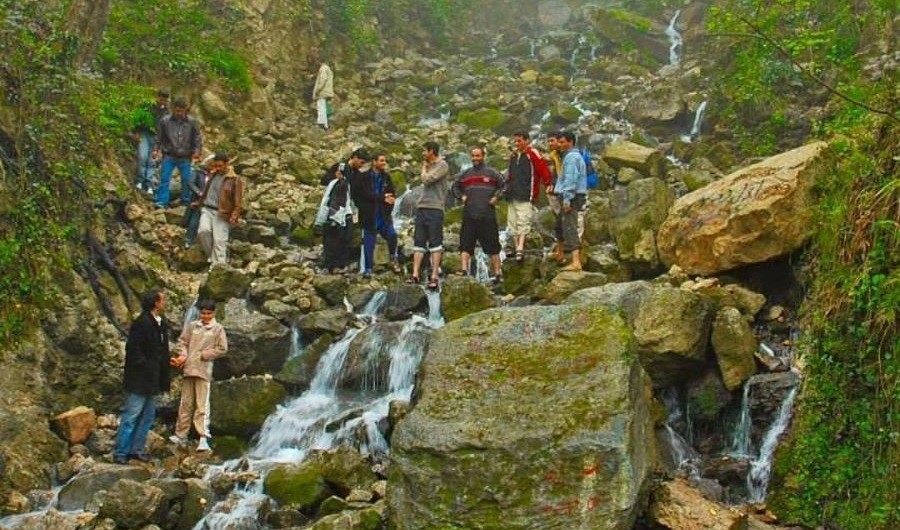 آبشار آب پری رویان شهرستان نور مازندران