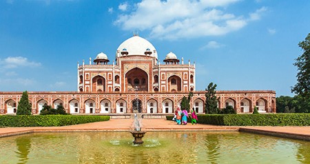آرامگاه همایون از معروفترین بناهای تاریخی کشور هند