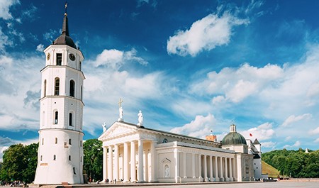 جاذبه های دیدنی ویلنیوس پایتخت کشور لیتوانی از زیباترین شهرهای اروپا